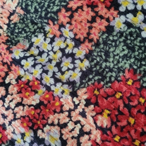 Knox Rose Patchwork Floral Boho Flowy Top - Picture 4 of 9